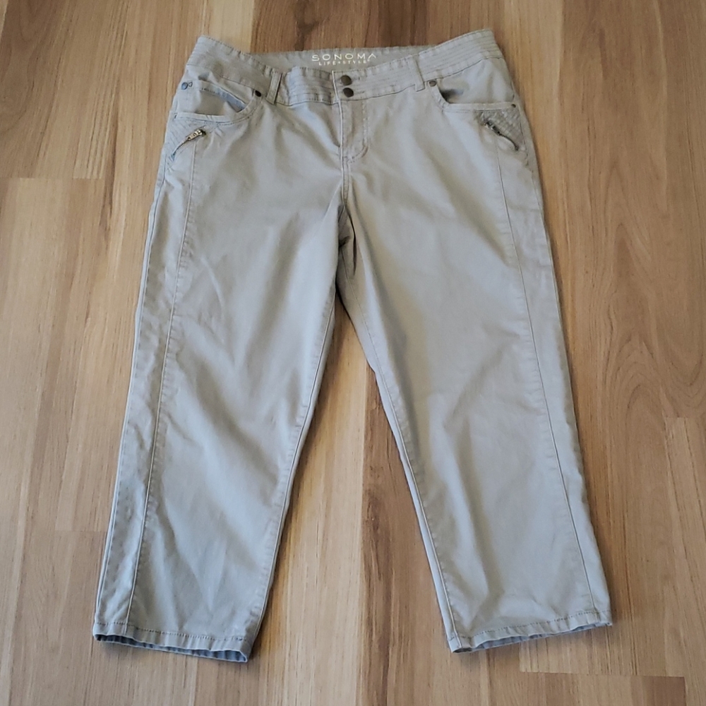 Sonoma Modern Fit Capris Size 12